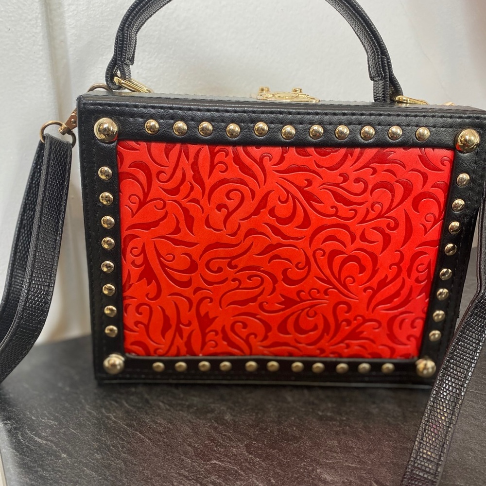 Red/Black Crossbody Box Hand Bag
